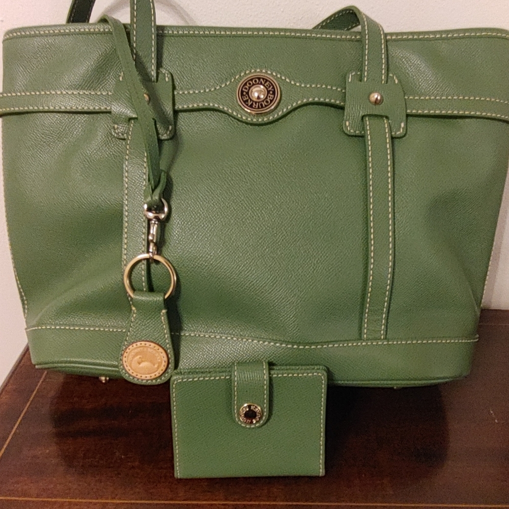 Dooney & Bourke Tote